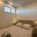 Les Pieds Dans L'Eau - Appartement Moderne A 50 M Plage Le Grau-Du-Roi