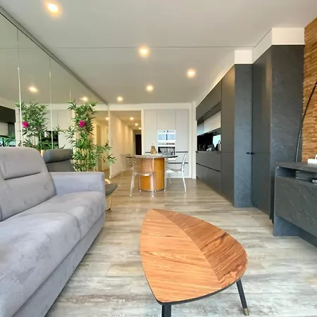 Les Pieds Dans L'eau - Moderne A 50 M Apartmán *